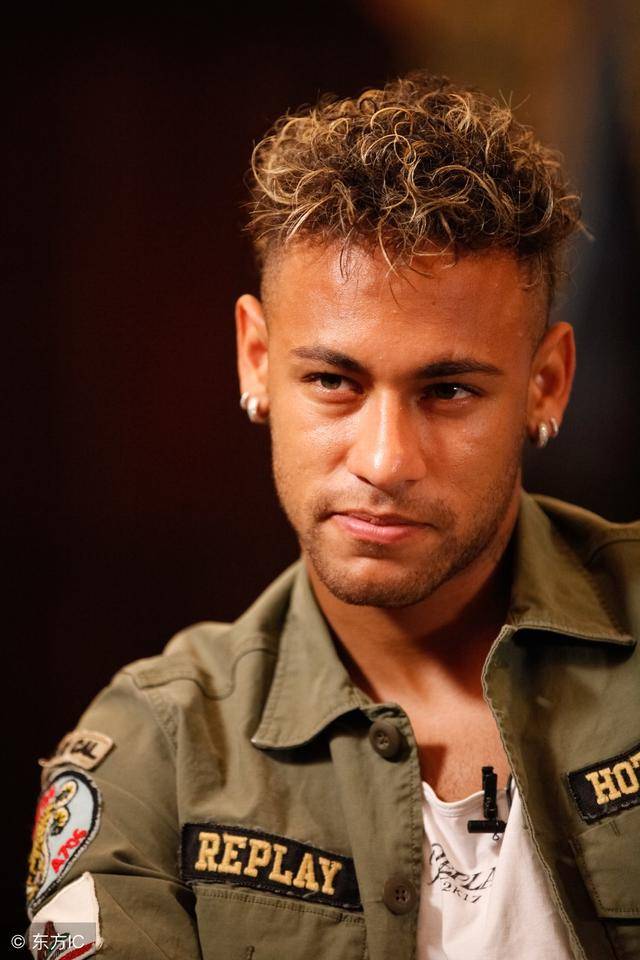 更加坚定地 更加坚定地