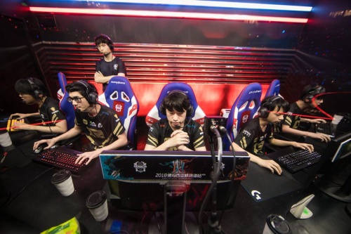 比赛一开始 比赛一开始